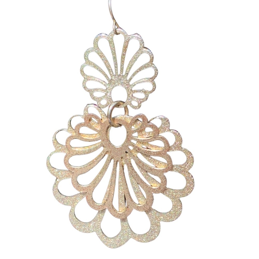 Gold textured 3 flower hanging dangle statement Earrings - Picture 5 of 5